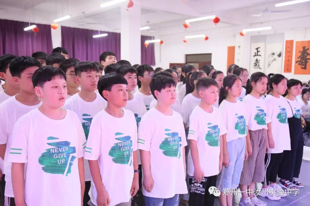 关于迎着新春和新挑战，深圳女足球队备战工作紧张的信息